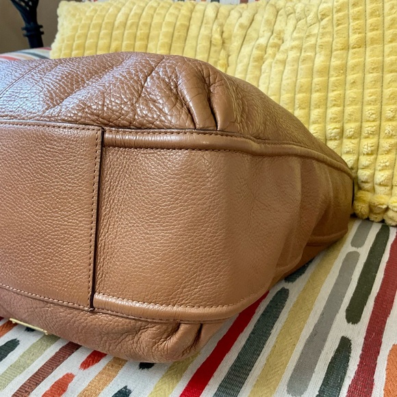 COACH Avery Tan Pebble Leather Hobo Shoulder Bag with Gold Hardware MSRP $398! - Picture 10 of 16